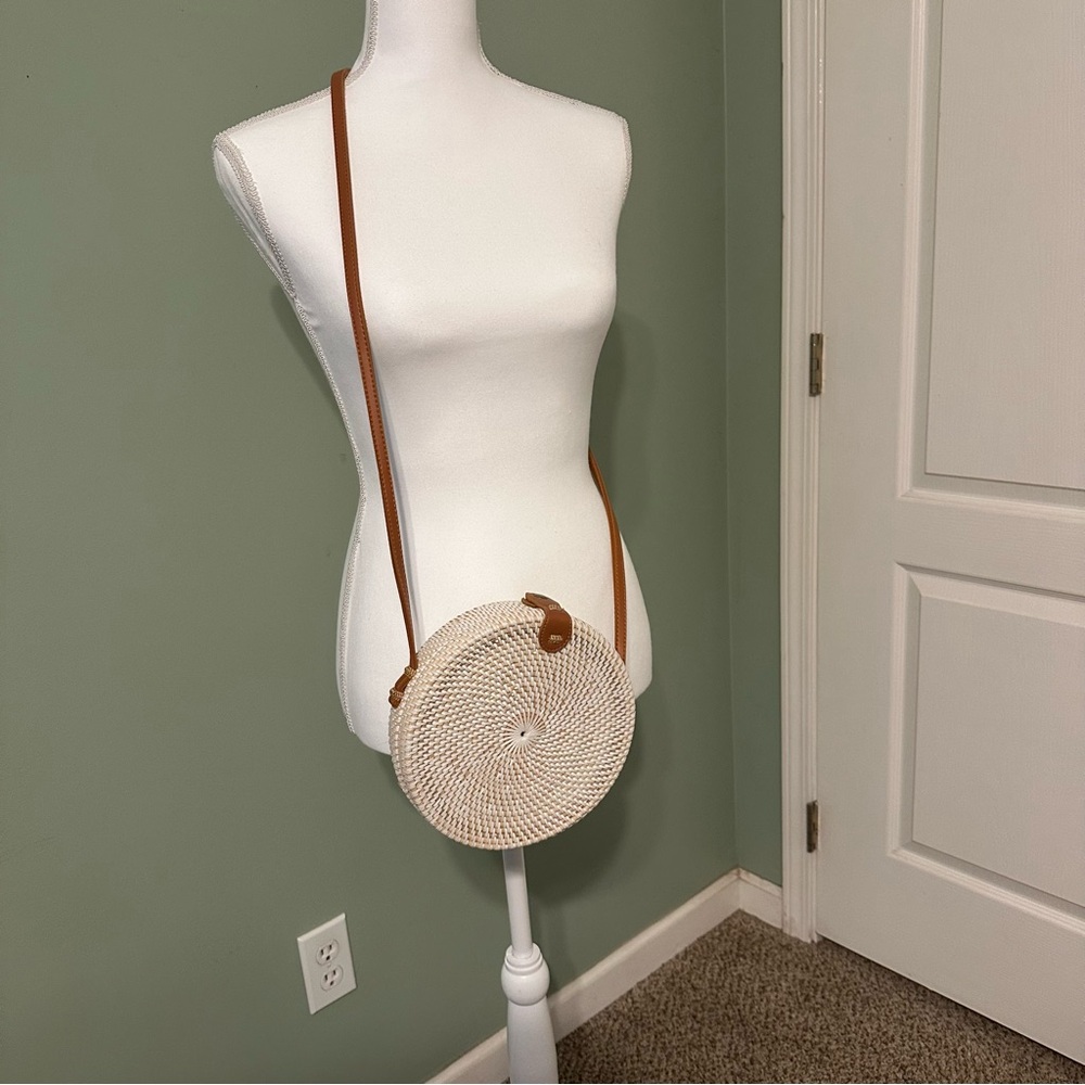 Boho Round Woven Rattan Canteen Crossbody Bag with Tropical Floral Lining